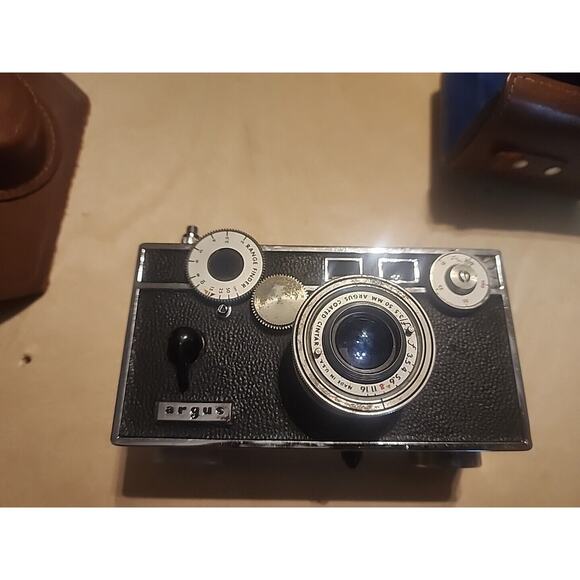 Vintage 1940's ARGUS C3 Camera Rangefinder 35mm Cintar 50mm f/3.5 Lens USA
